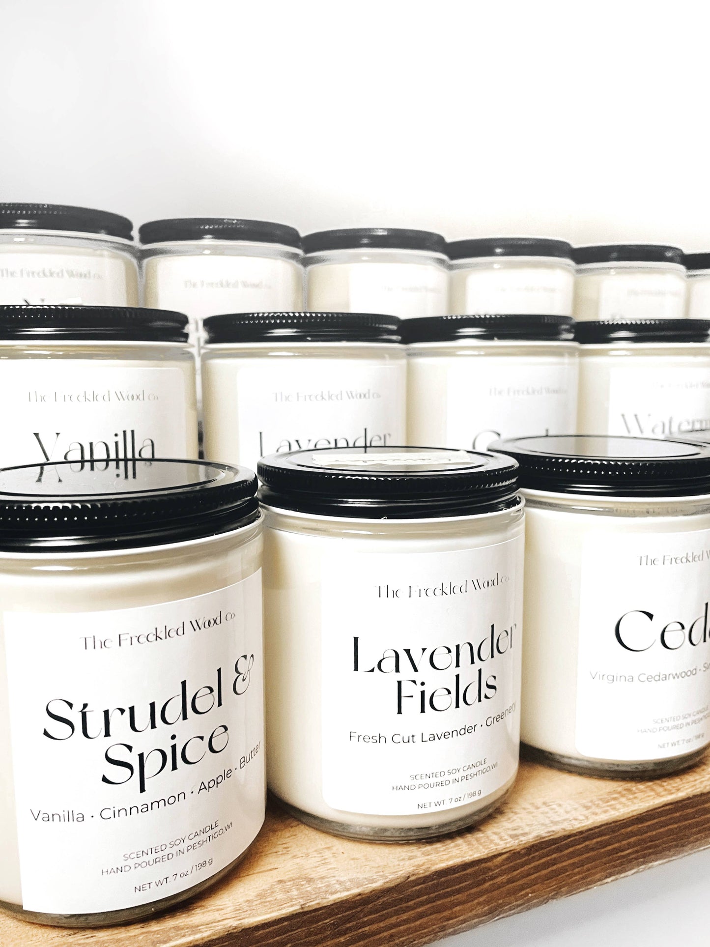 Hand-poured 100% soy candles, non-toxic 7oz.